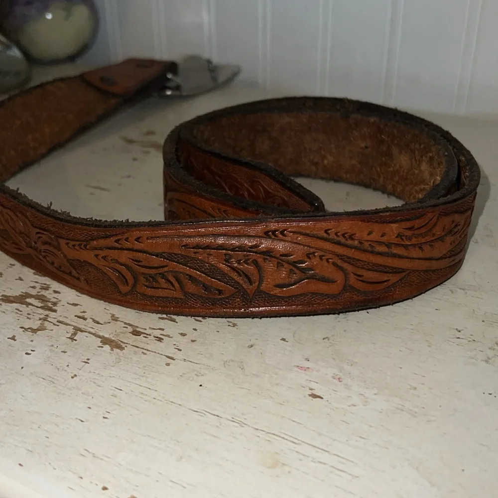 Vintage western tooled belt & silver plated buckle 40” - 43”
